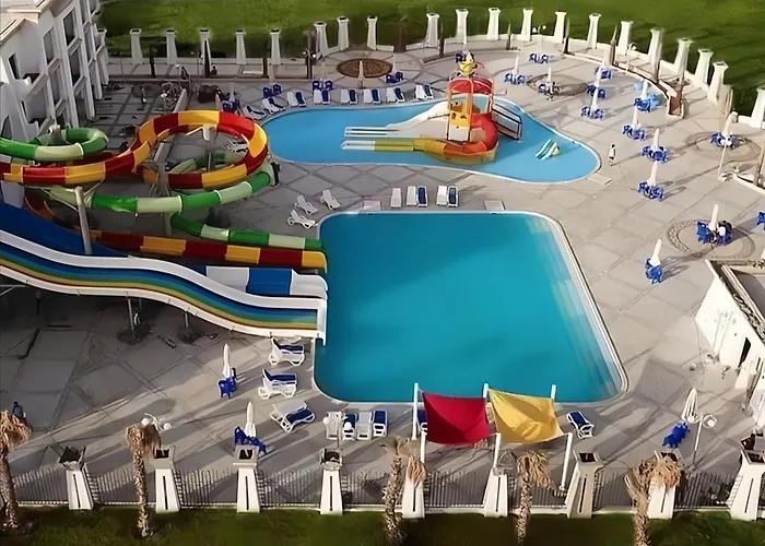 Apartahotel Lasirena *